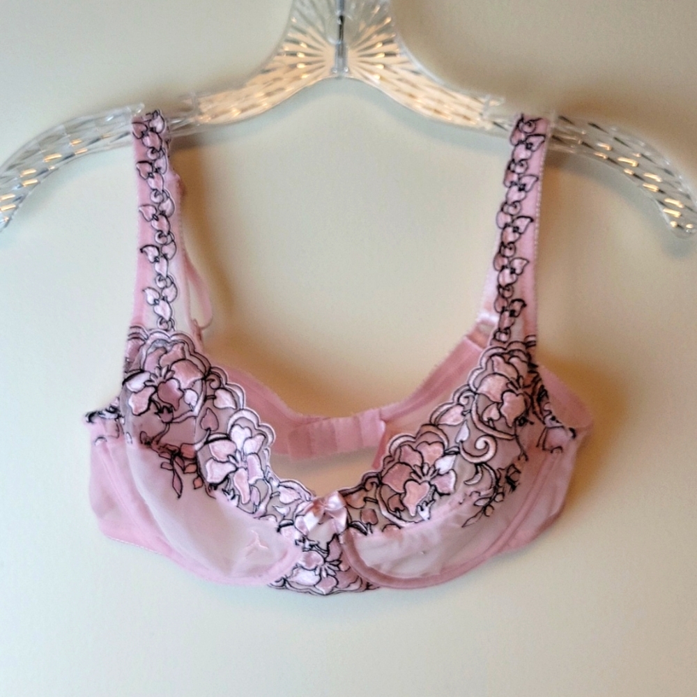 Victoria's Secret Sheer bra 34C - NWT
